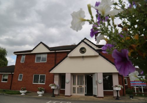 visit-and-grosvenor-villas