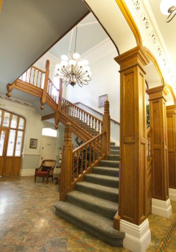 visit-saville-manor